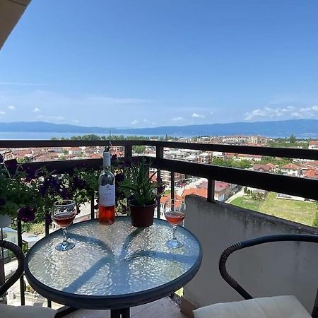 Stunning Lake And Mountain Views - Velkoski Apartments 奥赫里德 外观 照片
