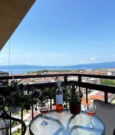 Stunning Lake And Mountain Views - Velkoski Apartments 奥赫里德 外观 照片