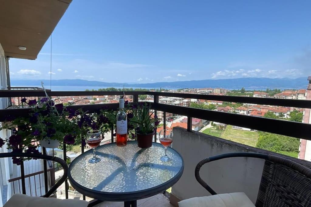 Stunning Lake And Mountain Views - Velkoski Apartments 奥赫里德 外观 照片
