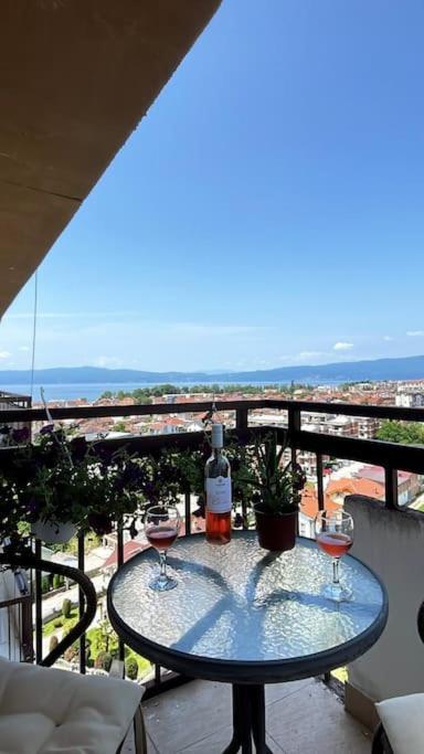 Stunning Lake And Mountain Views - Velkoski Apartments 奥赫里德 外观 照片
